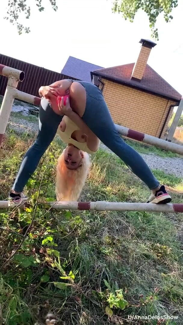 I like to masturbate outdoors , even if near the house