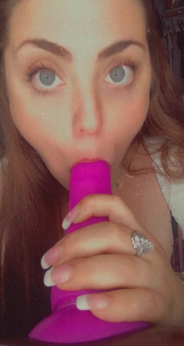Hope you don't mind a more natural look while I'm sucking your cock.♥️