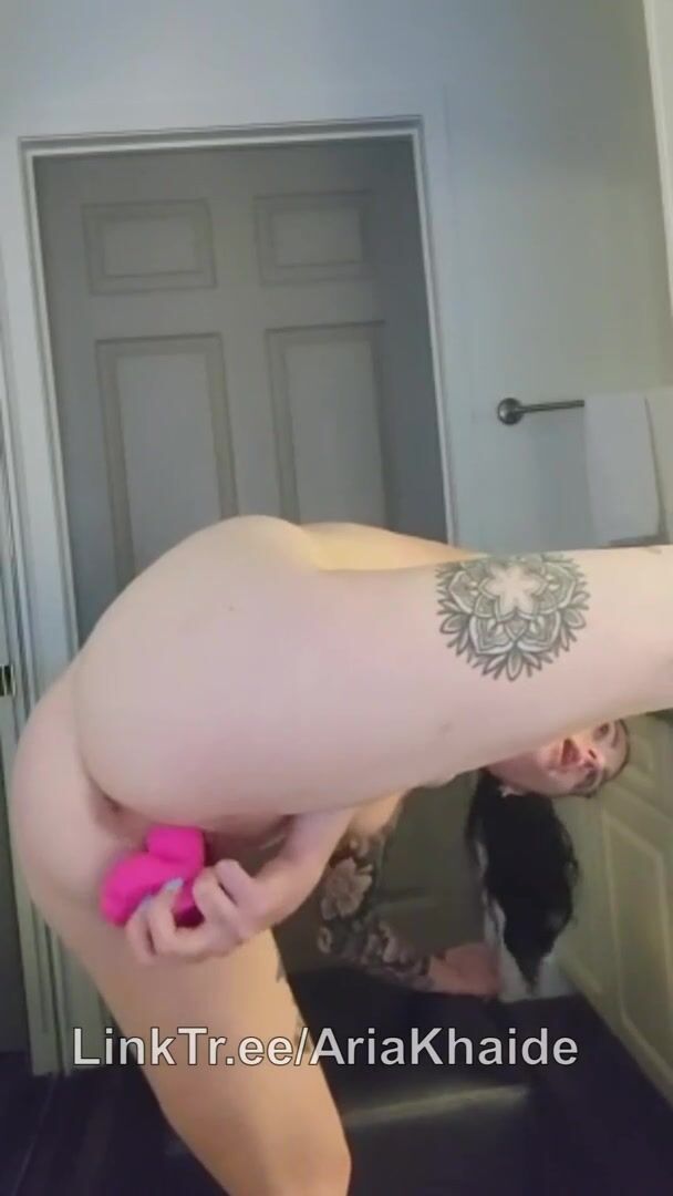 I fuck my greedy pussy so good!