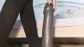 Raisawetsx deep dildo